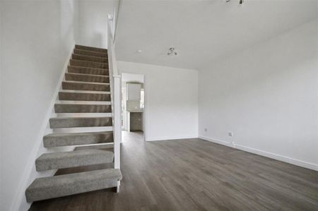 2 bedroom semi-detached house to rent - Photo 2