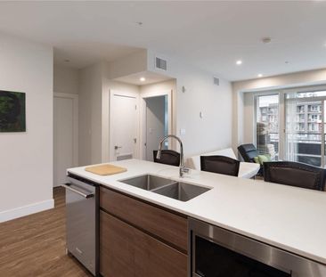 1bed, 1bath condo close to everything - Photo 1