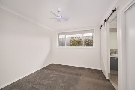 2A Hilltop Crescent, Port Macquarie NSW 2444 - Apartment For Rent | Domain - Photo 5