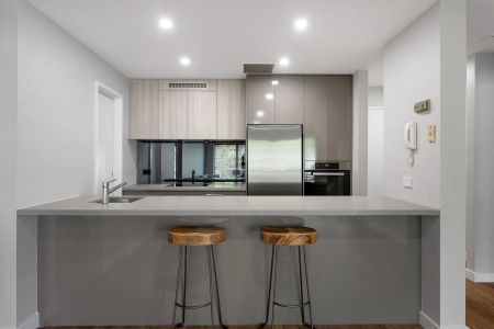 Modern Peaceful Two Bedroom Unit - Close to Transport - Photo 4