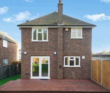 4 bedroom detached house to rent - Photo 3