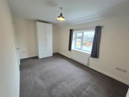 2 bedroom semi-detached house to rent - Photo 2