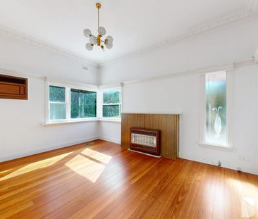 LARGE FAMILY HOME WITH HUGE BACKYARD AND NEIGHBOURING ALLNUT PARK |... - Photo 5