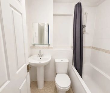 Monmouth Close, Chandlers Ford, EASTLEIGH - Photo 3