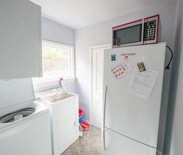 Sunny and Spacious 4-Bedroom home - Photo 5