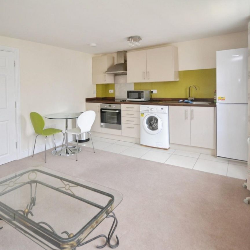 1 bedroom Flat To Let - Photo 1