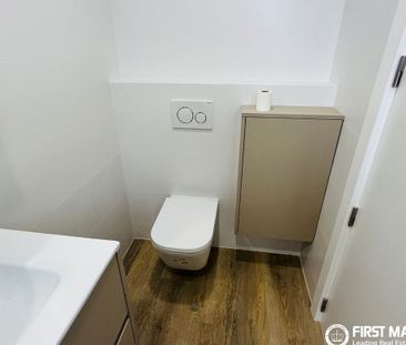 Fully Renovated Ground-Floor Apartment Just Steps from the Sea in P... - Photo 4