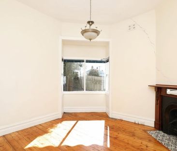 32 Ngarveno Street, Moonee Ponds VIC 3039 - Photo 4