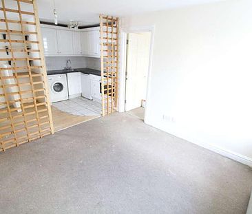 Coopers Mews - Town - Compact Bed, LU1 - Photo 6