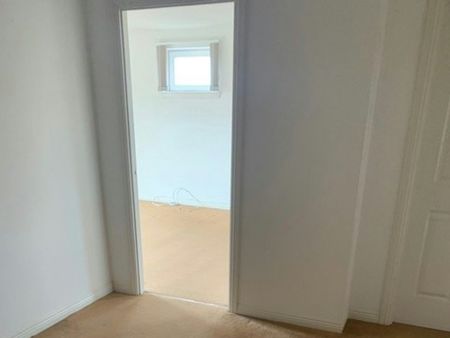 Flat to rent on - Photo 3