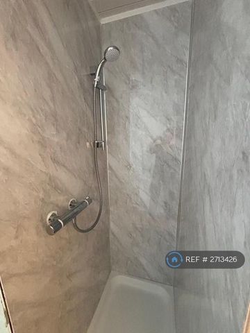 8 bedroom terraced house to rent - Photo 5