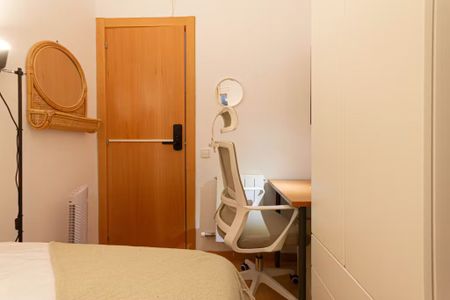 Carrer de Rocafort, Barcelona, Catalonia 08029 - Photo 5