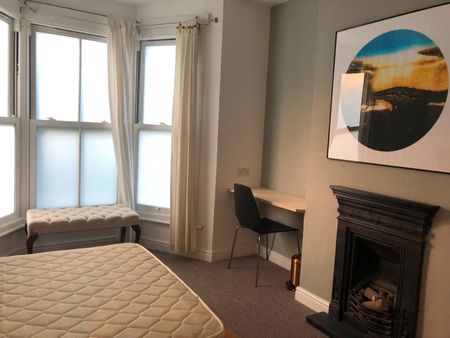 2 Bed Flat, Etta Street, SE8 - Photo 4