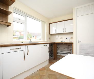 2 bedroom ground floor flat to rent - Photo 6