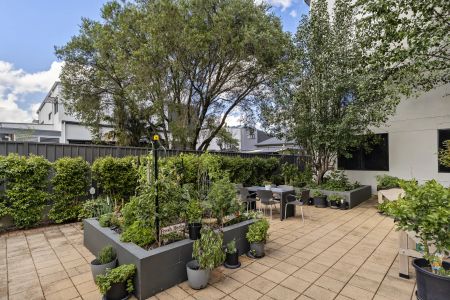 Fantastic unit close across from Lake Macquarie - Photo 3