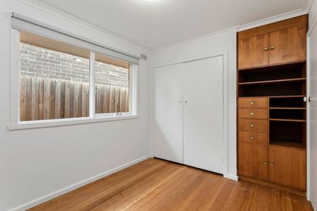 4 Bedroom Home in Quiet Court - Photo 2