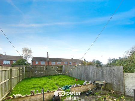 Bronte Close, Llanrumney, CARDIFF - Photo 4