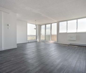 5740 Cavendish Boulevard, Côte Saint-Luc, QC - Photo 4