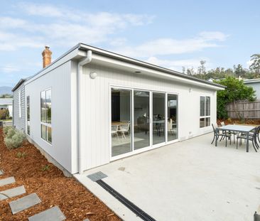15 Nelumie Street Lindisfarne TAS 7015 Australia - Photo 4