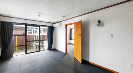 Spacious Six Bedroom Home In Avonhead - Photo 2