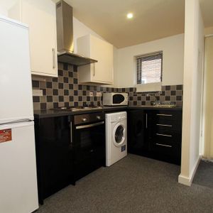 1 bedroom apartment to rent - Photo 2