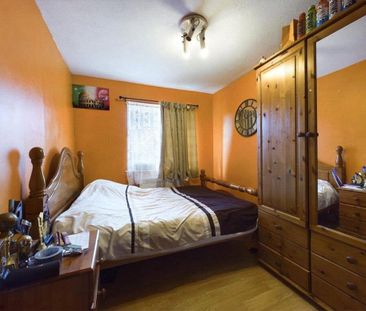 5 bedroom semi-detached house to rent - Photo 4