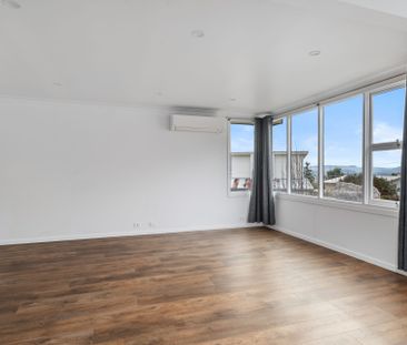 Space and Comfort for Everyday Living - Photo 2