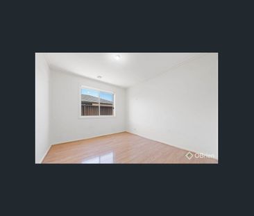 GREAT FAMILY HOME - Photo 5