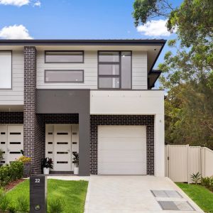 Contemporary Family Living in the Heart of Dundas Valley - Photo 3