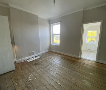 3 bedroom end of terrace house to rent - Photo 4