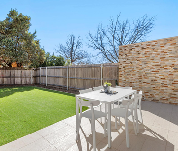 2/36 Strzelecki Cres, Narrabundah ACT 2604 - Townhouse For Rent | D... - Photo 5