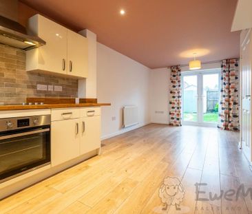 2 bedroom terraced house to rent - Photo 4