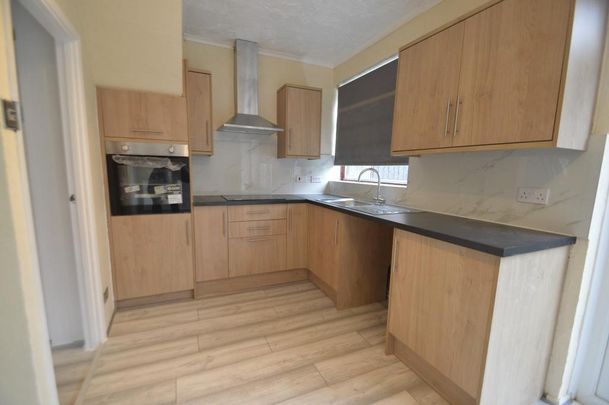 3 bedroom terraced house to rent - Photo 1