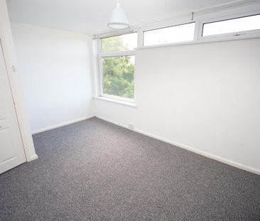 2 bedroom maisonette to rent - Photo 2