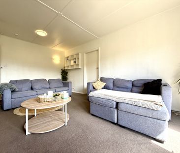 3 Bedroom Flat in Karori - Photo 2