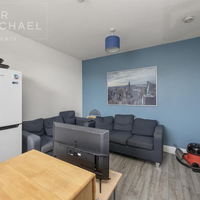 6 bedroom flat to rent - Photo 1