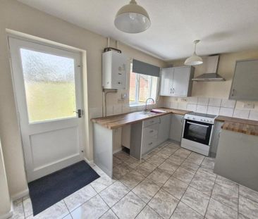2 bedroom semi-detached house to rent - Photo 3