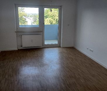 Frisch modernisierte 3-Zimmer-Wohnung mit Loggia in Lenting zu vermieten - Photo 4