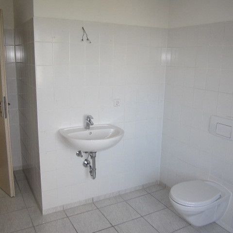 sanierte bzw. renovierte 3 Zimmer DG Wohnung in Adlershof mit Dachterrasse, offener Küche, Badewanne + Dusche - Photo 1