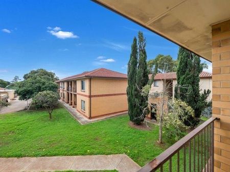 Cosy and Well-Maintained Two Bedroom Unit - Upcoming Open Inspection: 27th September - Photo 2