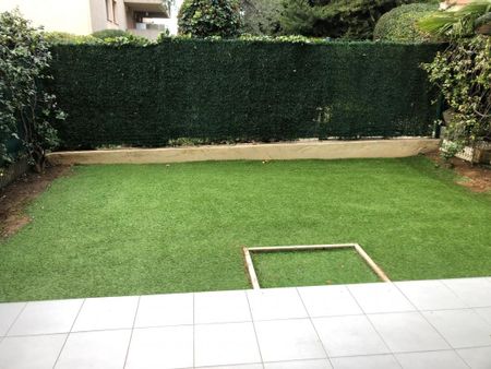 Location Appartement 2 pièces 42m² ST LAURENT DU VAR 06700 - Photo 4