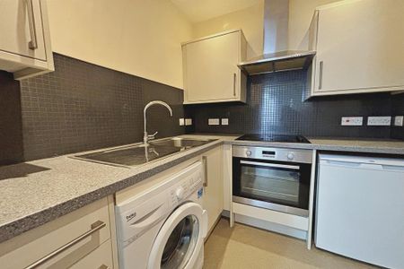 1 bedroom flat to rent - Photo 3