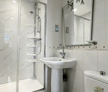 2 bedroom property to rent - Photo 4