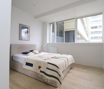 3 bedroom flat to rent - Photo 4