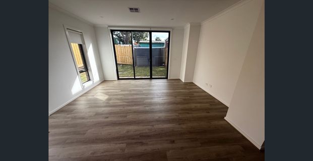 Exclusive Brand New Residence – Prestigious Moorabbin Living at Its Finest - Photo 1