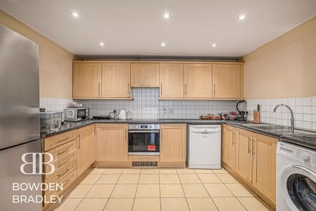 2 bedroom flat to rent - Photo 5