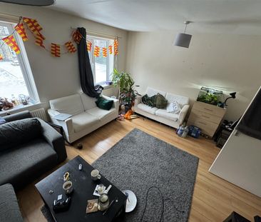 3 bedroom apartment to rent - Photo 1