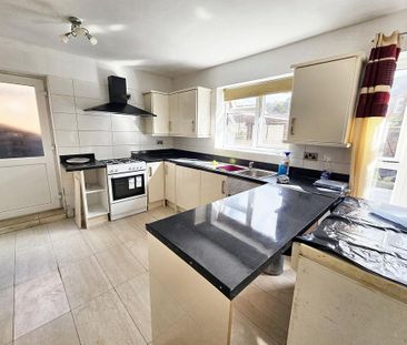 3 bedroom semi-detached house to rent - Photo 6
