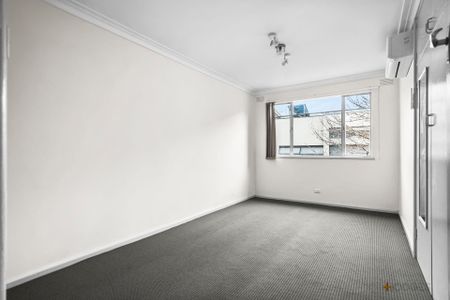 UNIQUE OPPORTUNITY | CENTRAL LOCATION | STORAGE GALORE - Photo 4