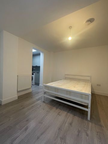 Studio Flat, London, N18 - Photo 2